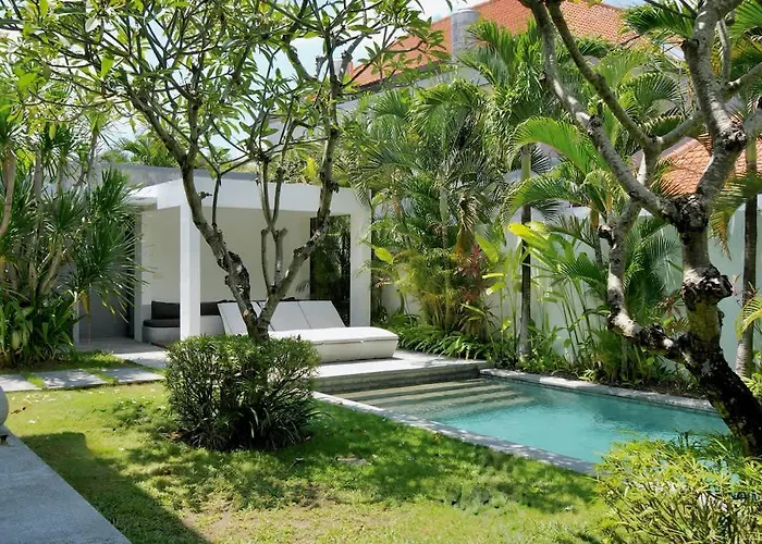 Stylish 4bed Luxury With Private Pool Access *